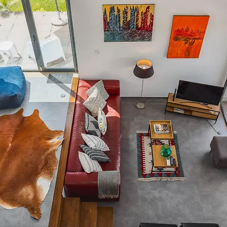 别墅 Luxury Villa- Pool, Garden, Total Privacy 塞辛布拉