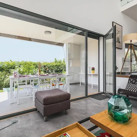 With Private Pool And Garden - Total Privacy *