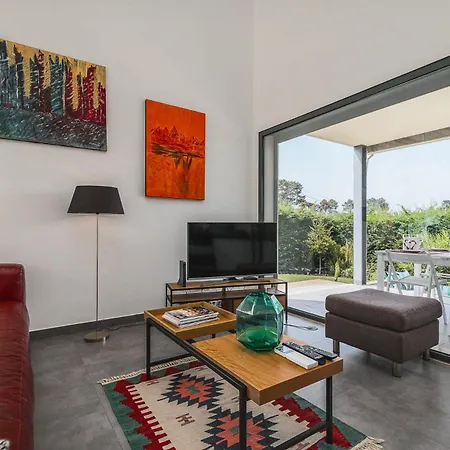 Luxury Villa- Pool, Garden, Total Privacy * 塞辛布拉