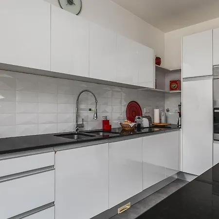 Luxury Villa- Pool, Garden, Total Privacy 塞辛布拉