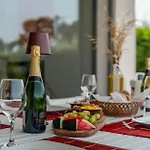 Villa With Private Pool And Garden - Total Privacy
