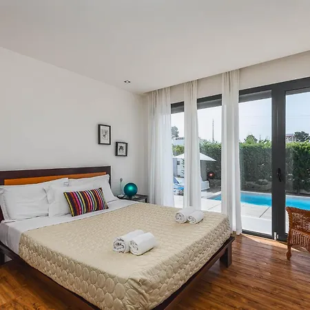 Villa With Private Pool And Garden - Total Privacy *