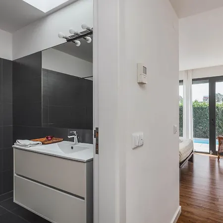 With Private Pool And Garden - Total Privacy *