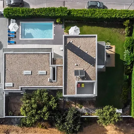 With Private Pool And Garden - Total Privacy *