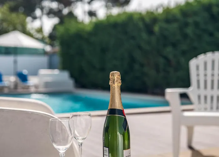 Luxury Villa- Pool, Garden, Total Privacy سيسيمبرا