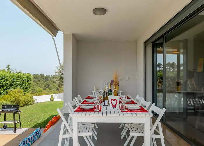 Sesimbra Villa With Private Pool And Garden - Total Privacy *