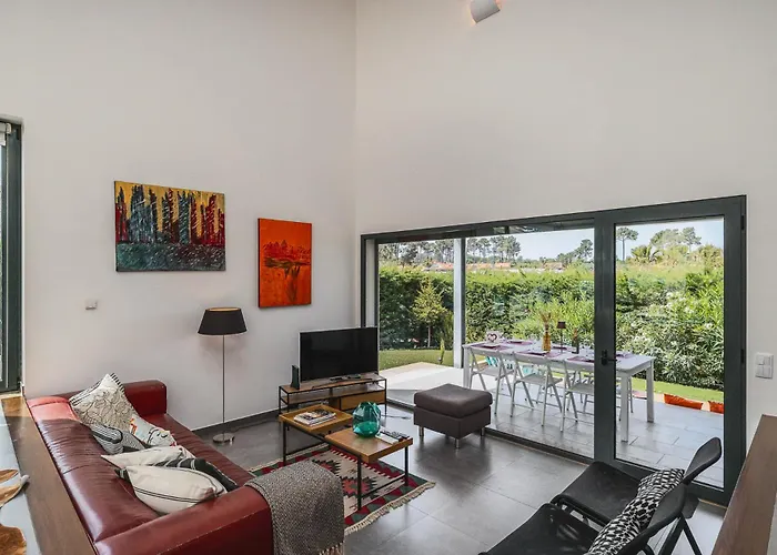 Sesimbra Villa With Private Pool And Garden - Total Privacy Sesimbra