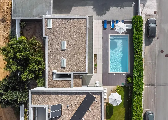 Villa Sesimbra Villa With Private Pool And Garden - Total Privacy *