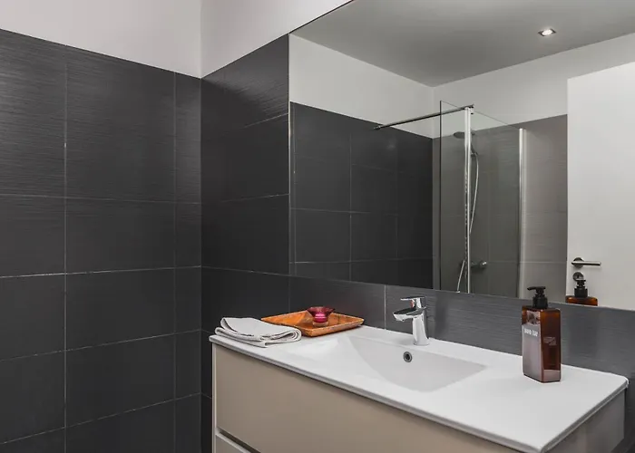 Sesimbra Villa With Private Pool And Garden - Total Privacy Villa