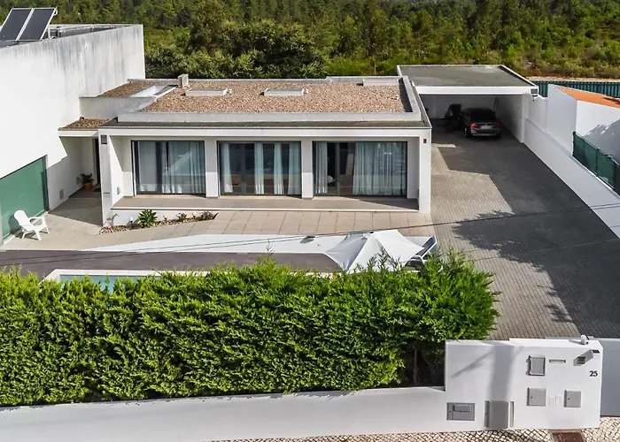 Sesimbra Villa With Private Pool And Garden - Total Privacy