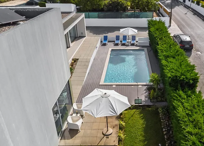 Sesimbra Villa With Private Pool And Garden - Total Privacy * Sesimbra
