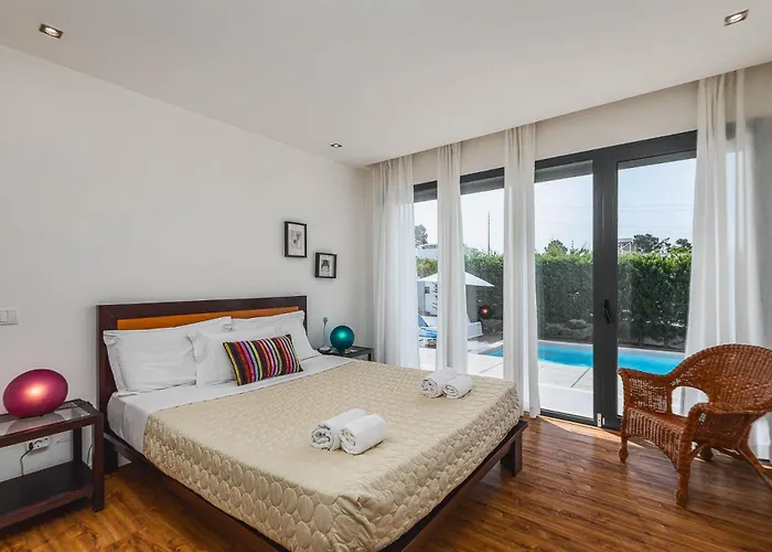 Villa Sesimbra Villa With Private Pool And Garden - Total Privacy *