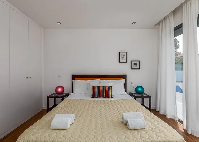 Sesimbra Villa With Private Pool And Garden - Total Privacy