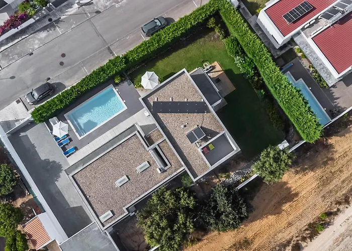 Sesimbra Villa With Private Pool And Garden - Total Privacy Villa